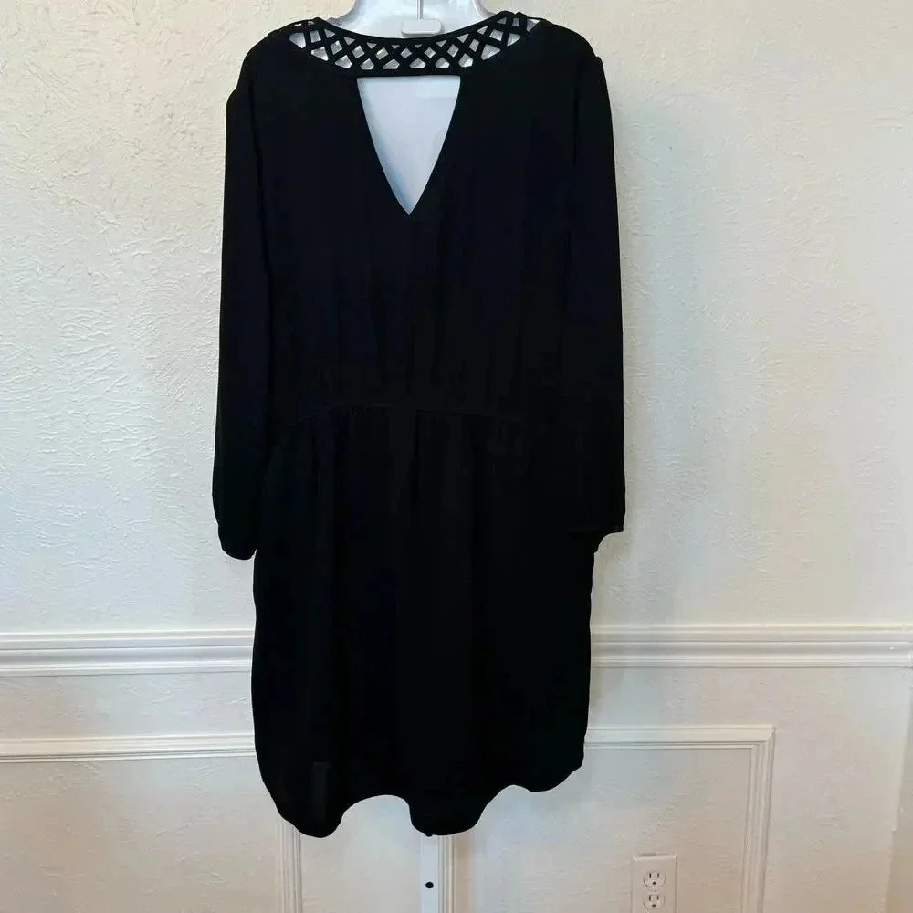 NWT Black Long Sleeve Skies Are Blue Dress with cutout details on back Size XLP - Picture 9 of 13